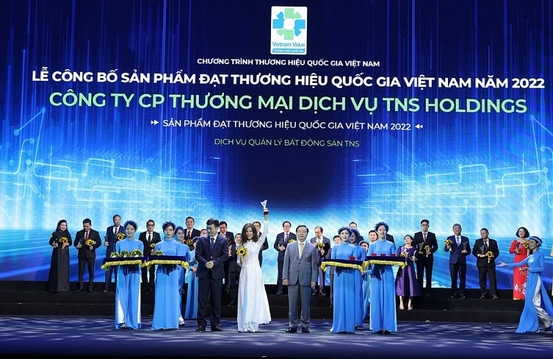 TNS Holdings được vinh danh Thương hiệu Quốc gia 2022 với sản phẩm &ldquo;Dịch vụ Quản l&yacute; Bất động sản TNS&rdquo;.