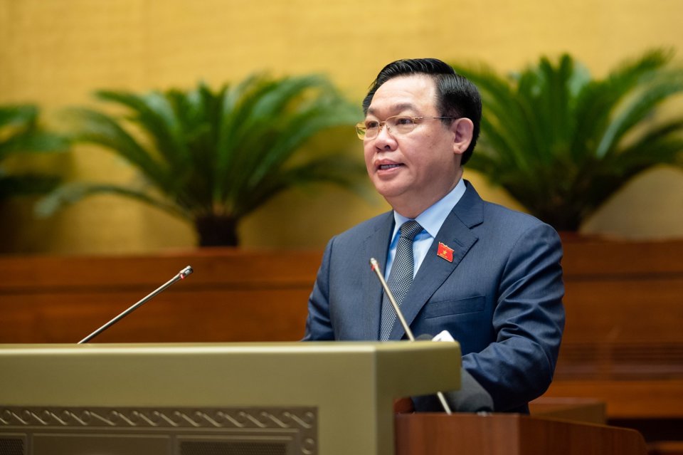 Chủ tịch Quốc hội Vương Đình Huệ phát biểu tại phiên họp. Ảnh: Duy Linh