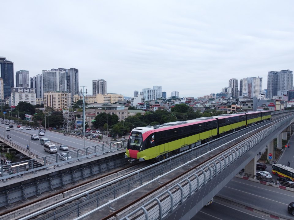 Tuyến đường sắt Nhổn - Ga Hà Nội chạy thử nghiệm. Ảnh: Việt Linh