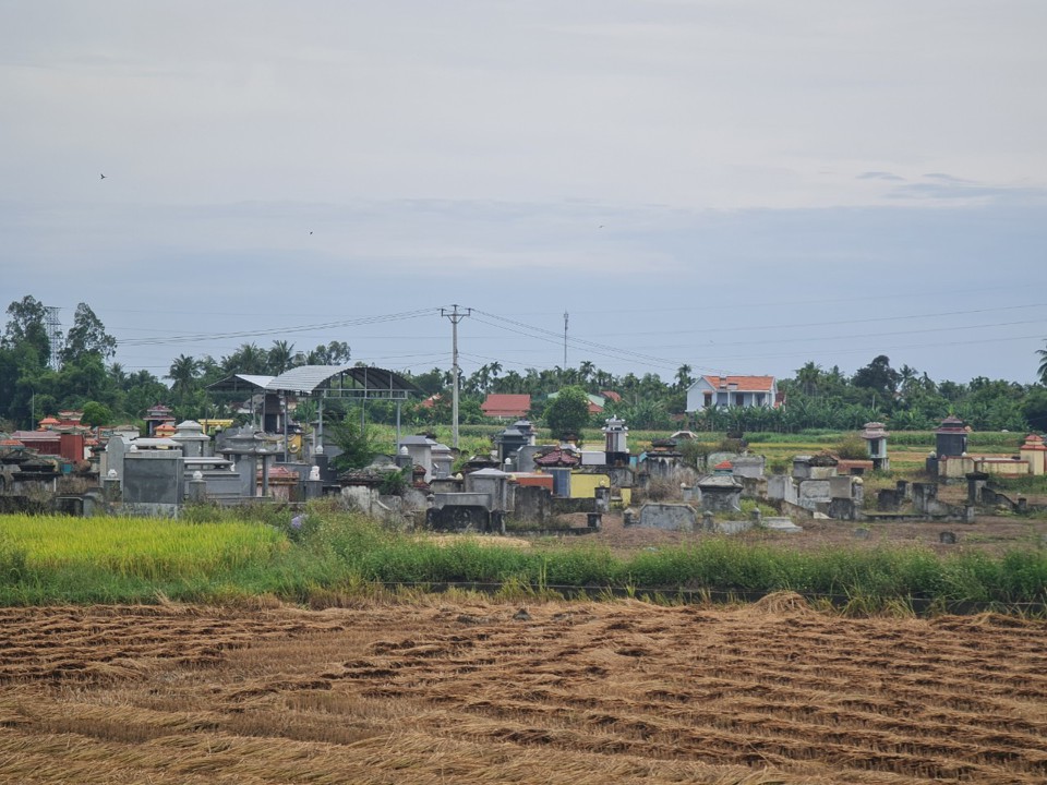 Nghĩa địa G&ograve; Nhuệ.