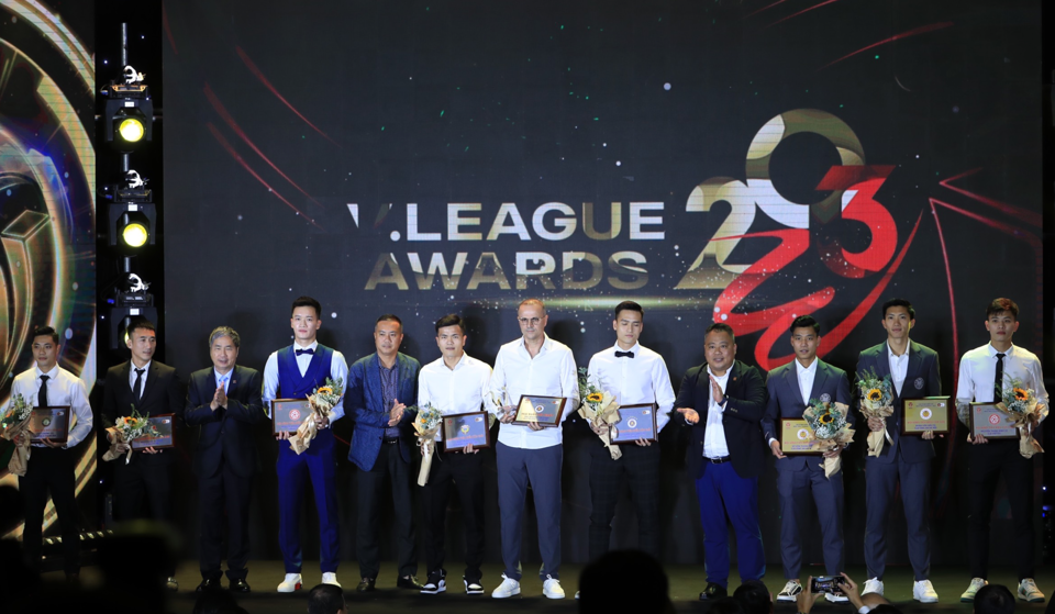 Đội h&igrave;nh ti&ecirc;u biểu V-League 2023 được vinh danh tại&nbsp; V-League Awards 2023.