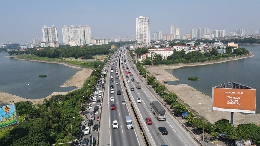 V&agrave;nh đai 3 tr&ecirc;n cao đoạn qua hồ Linh Đ&agrave;m phương ti&ecirc;n di chuyển chậm.&nbsp;