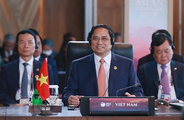 Thủ tướng Phạm Minh Ch&iacute;nh ph&aacute;t biểu tại Phi&ecirc;n to&agrave;n thể Hội nghị Cấp cao ASEAN lần thứ 42. (Ảnh: Dương Giang/TTXVN) &nbsp;