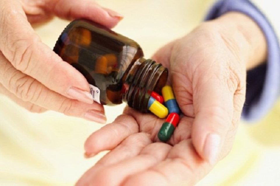 6 loại thuốc cần thận trọng dùng ở người cao tuổi - Ảnh 1