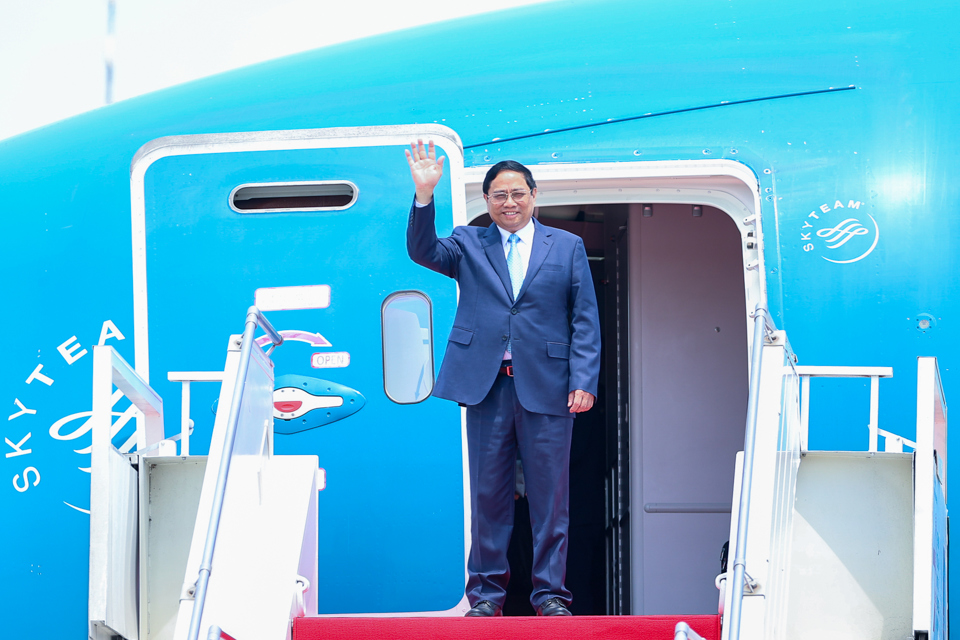 Thủ tướng Phạm Minh Ch&iacute;nh tới Indonesia, bắt đầu chuyến c&ocirc;ng t&aacute;c dự Hội nghị cấp cao ASEAN lần thứ 43 - Ảnh: VGP/Nhật Bắc &nbsp;