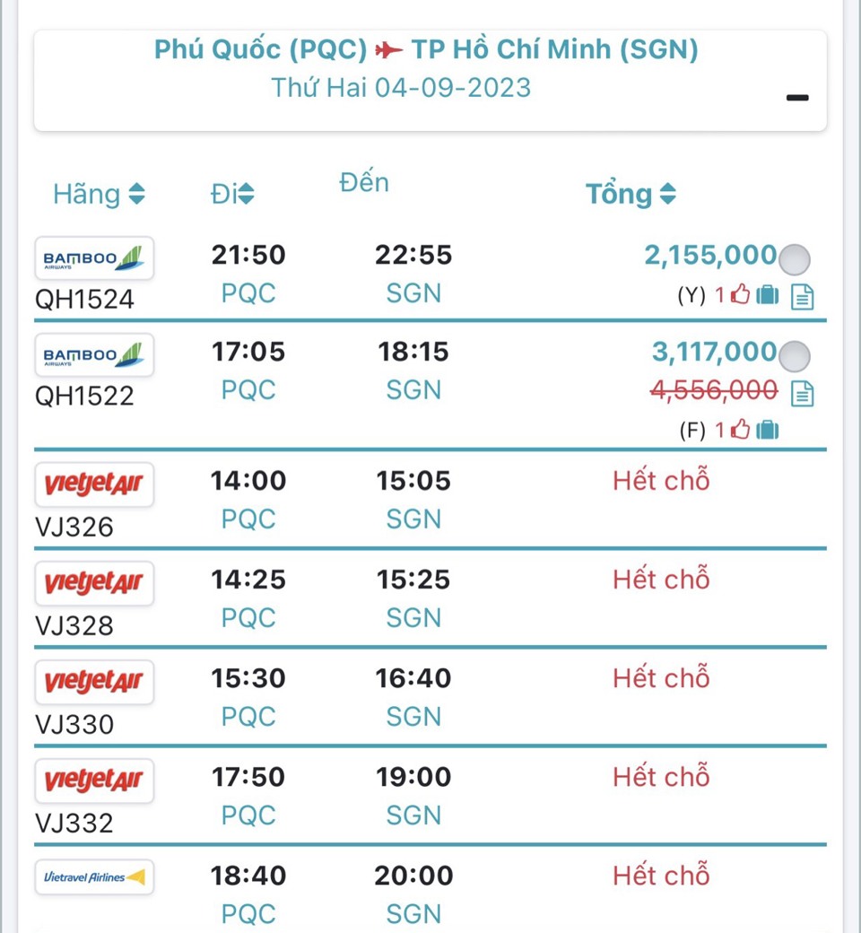 Gi&aacute; v&eacute; m&aacute;y bay chặng Ph&uacute; Quốc đi TP Hồ Ch&iacute; Minh ch&aacute;y v&eacute;. Ảnh Hữu Tuấn