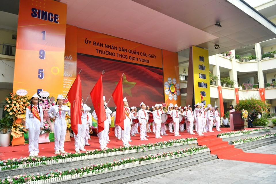 Lễ khai giảng tại trường THCS Dịch Vọng (quận Cầu Giấy). Ảnh: Hải Nguyễn