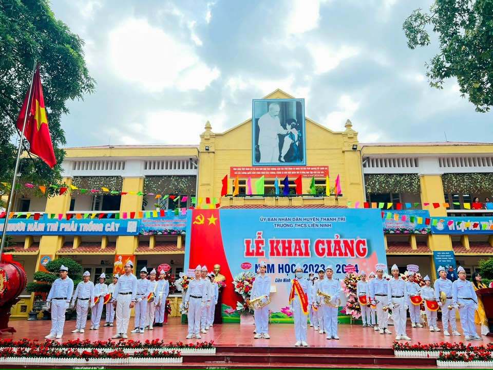 Lễ khai giảng tại Trường THCS Li&ecirc;n Ninh.