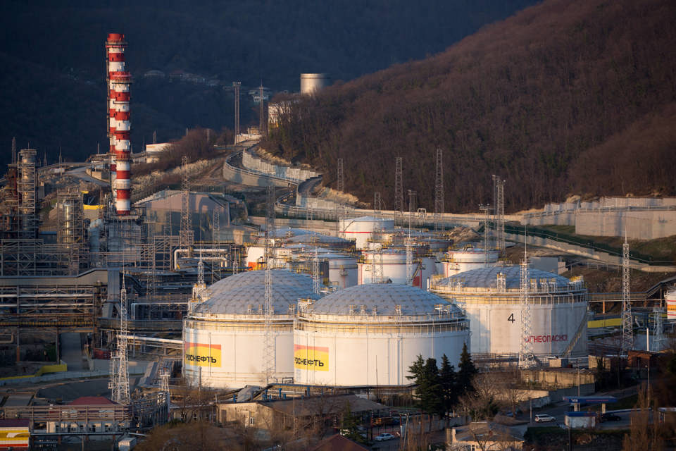 C&aacute;c bể chứa dầu ở Tuapse, Nga. Nguồn: CNBC