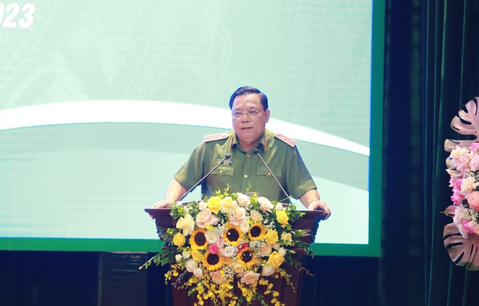 Trung tướng Nguyễn Hải Trung, Gi&aacute;m đốc C&ocirc;ng an TP H&agrave; Nội ph&aacute;t biểu tại đại hội.