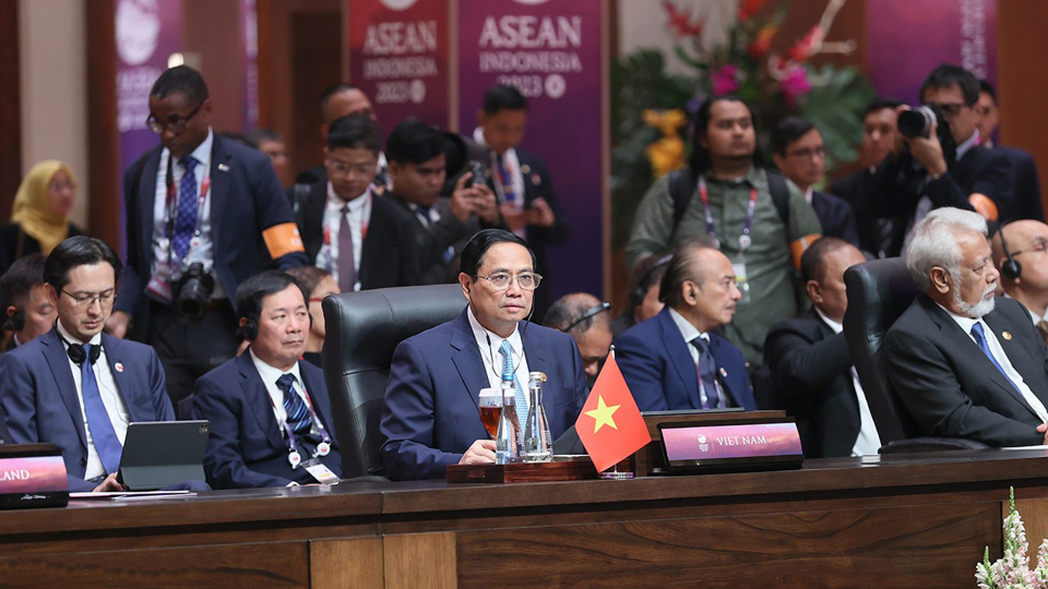 Thủ tướng Phạm Minh Chính đề xuất ba nhóm giải pháp để EAS là tâm điểm hội tụ niềm tin, lan tỏa lợi ích. Ảnh: Anh Sơn