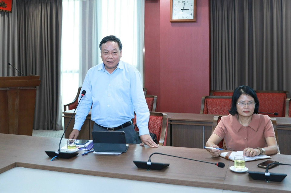 Phó Bí thư Thành uỷ Nguyễn Văn Phong phát biểu tại buổi làm việc.