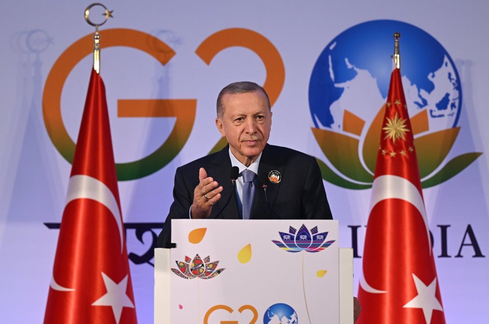 Tổng thống Thổ Nhĩ Kỳ Recep Tayyip Erdogan ph&aacute;t biểu tại cuộc họp b&aacute;o sau hội nghị thượng đỉnh Nh&oacute;m 20 ở New Dwlhi, Ấn Độ h&ocirc;m 10/9. Ảnh: AP