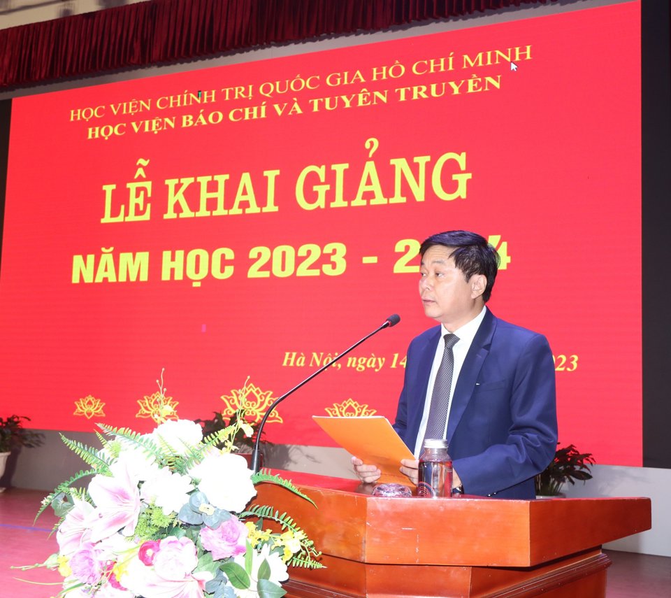 PGS.TS Phạm Minh Sơn ph&aacute;t biểu khai giảng năm học 2023-2024,
