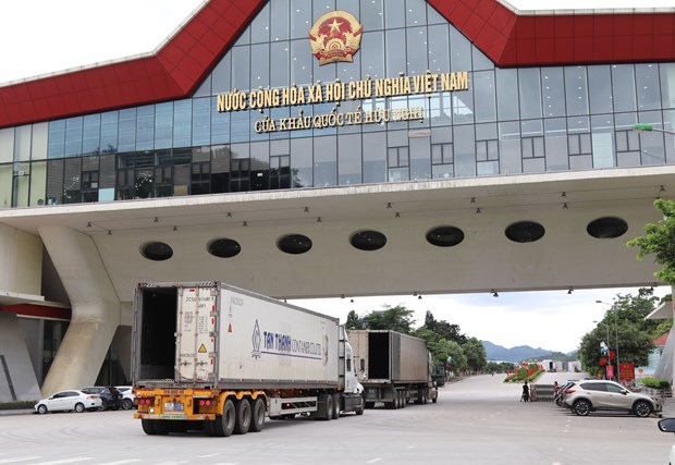 Phương tiện xuất nhập khẩu h&agrave;ng h&oacute;a tại Cửa khẩu Quốc tế Hữu Nghị, tỉnh Lạng Sơn. (Ảnh: Quang Duy/TTXVN) &nbsp;