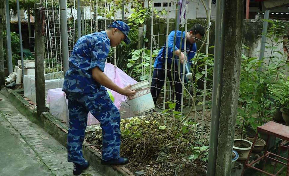 Hà Đông huy động mọi lực lượng để phòng chống dịch bệnh sốt xuất huyết - Ảnh 1