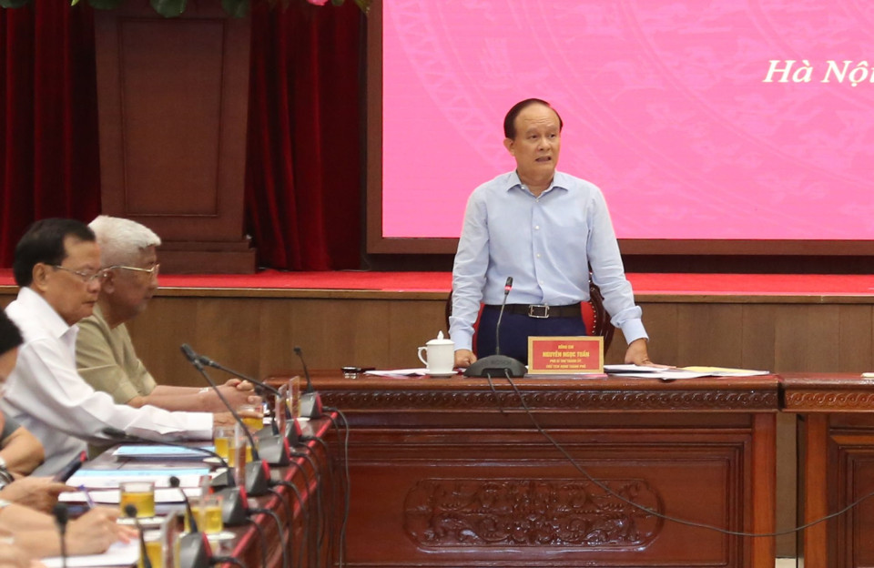 Chủ tịch HĐND th&agrave;nh phố H&agrave; Nội Nguyễn Ngọc Tuấn ph&aacute;t biểu điều h&agrave;nh phần thảo luận.