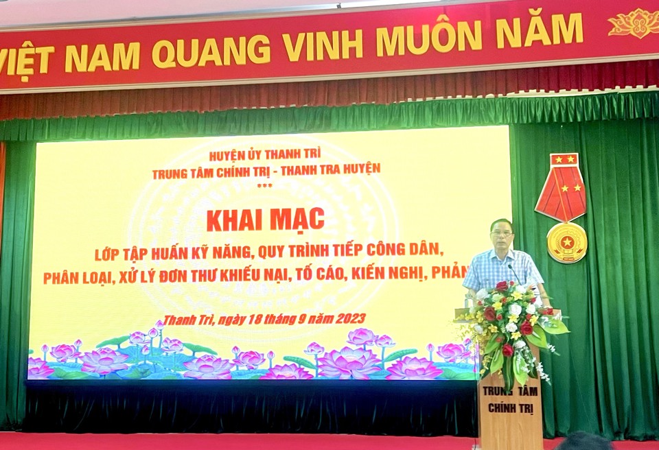 Ph&oacute; Chủ tịch UBND huyện Thanh Tr&igrave; Nguyễn Huy To&agrave;n ph&aacute;t biểu tại hội nghị.