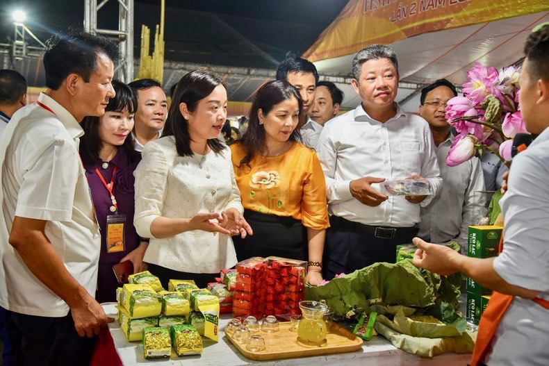 Th&aacute;ng 7/2023, Festival n&ocirc;ng sản được tổ chức tại huyện Ứng Ho&agrave;