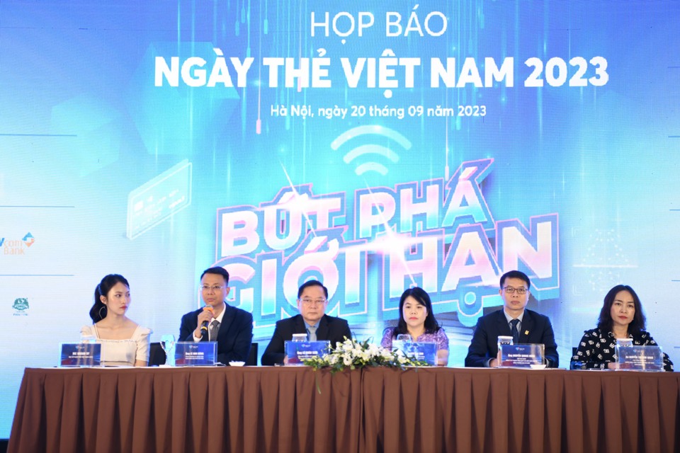 Ng&agrave;y Thẻ Việt Nam đ&atilde; g&oacute;p phần th&uacute;c đẩy th&oacute;i quen thanh to&aacute;n kh&ocirc;ng d&ugrave;ng tiền mặt