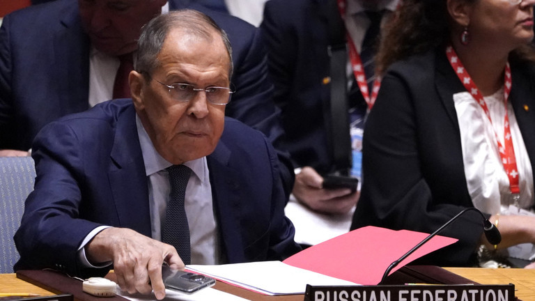 Ngoại trưởng Nga Sergey Lavrov ph&aacute;t biểu tại Hội đồng Bảo an Li&ecirc;n hợp quốc ng&agrave;y 20/9. Ảnh: AFP