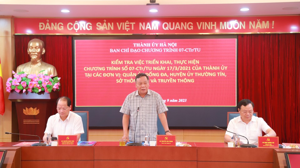 Phó Bí thư Thành ủy Nguyễn Văn Phong phát biểu tại buổi kiểm tra. Ảnh Nguyễn Nga