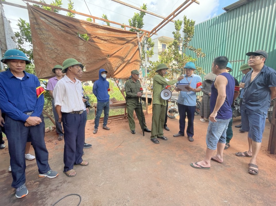 Việc xử l&yacute; c&ocirc;ng tr&igrave;nh vi phạm x&acirc;y dựng tr&ecirc;n đất n&ocirc;ng nghiệp được huyện Ph&uacute; Xuy&ecirc;n v&agrave; x&atilde; Đại Thắng thực hiện c&ocirc;ng khai, minh bạch