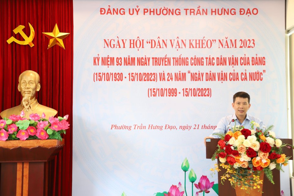 Chủ tịch UBND quận Ho&agrave;n Kiếm Phạm Tuấn Long dự&nbsp;Ng&agrave;y hội "D&acirc;n vận kh&eacute;o năm 2023" tại phường Trần Hưng Đạo