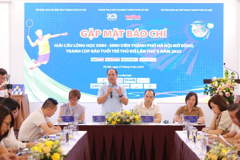 Quang cảnh buổi họp b&aacute;o.