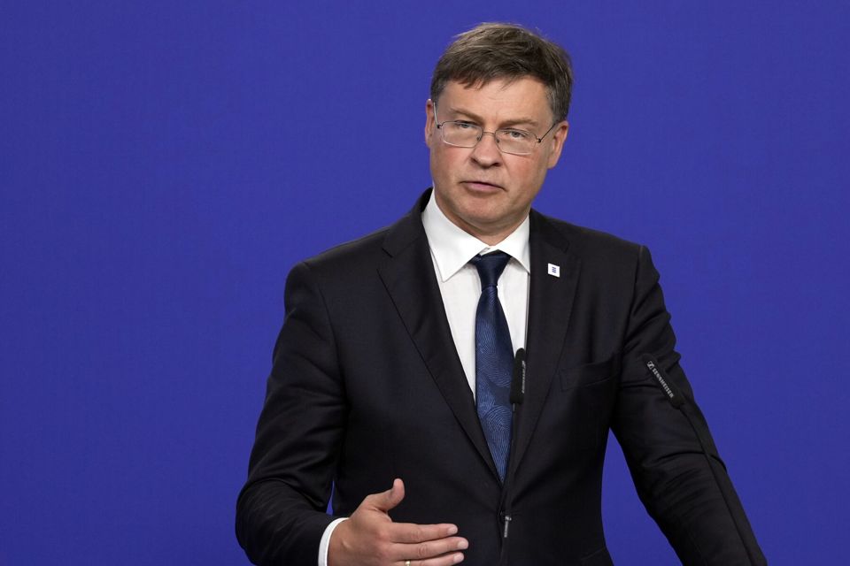 Valdis Dombrovskis, Ph&oacute; Chủ tịch điều h&agrave;nh của Ủy ban ch&acirc;u &Acirc;u. Ảnh: Bloomberg.&nbsp;