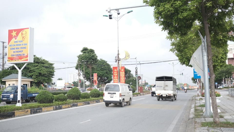 Hệ thống camera gi&aacute;m s&aacute;t tr&ecirc;n địa b&agrave;n tỉnh Vĩnh Ph&uacute;c&nbsp; ngo&agrave;i gi&aacute;m s&aacute;t giao th&ocirc;ng c&ograve;n c&oacute; vai tr&ograve; đắc lực trong gi&aacute;m s&aacute;t quản l&yacute; địa b&agrave;n trọng điểm, đấu tranh với tội phạm đường phố. Ảnh Sỹ H&agrave;o.&nbsp;