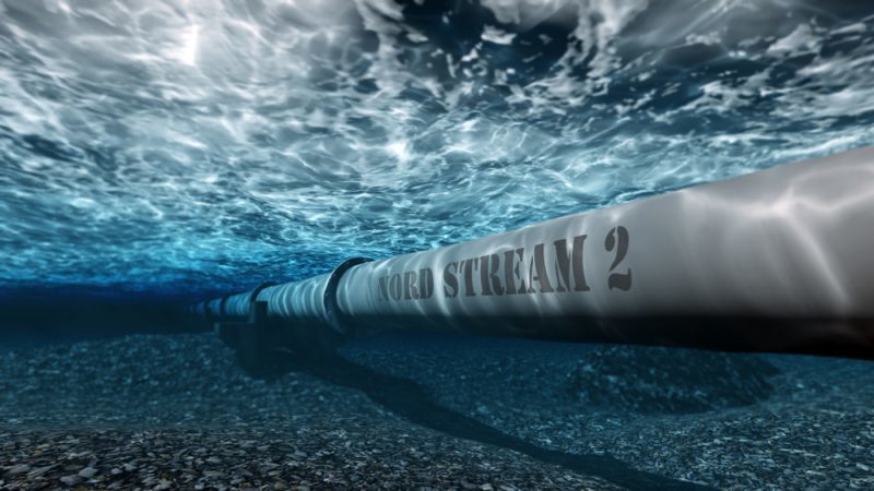 Đường ống Nord Stream 2, trị gi&aacute; 10 tỷ euro, l&agrave; tuyến cung cấp kh&iacute; tự nhi&ecirc;n ch&iacute;nh từ Nga sang ch&acirc;u &Acirc;u. Ảnh: AP
