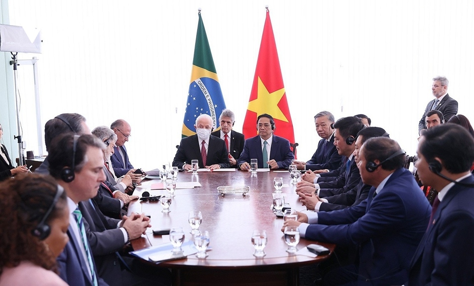 Thủ tướng Ch&iacute;nh phủ Phạm Minh Ch&iacute;nh hội đ&agrave;m với&nbsp;Tổng thống Brazil Luiz Inacio Lula da Silva. Ảnh: VOV