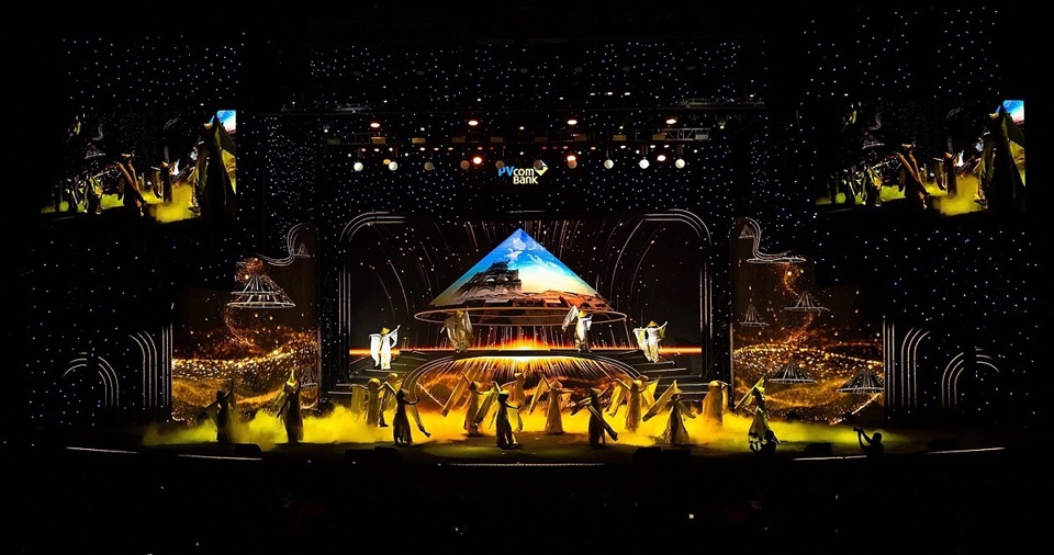 Dàn hợp xướng hơn 3.500 người trong PVcomBank Concert “Hành trình vàng son” - Ảnh 4