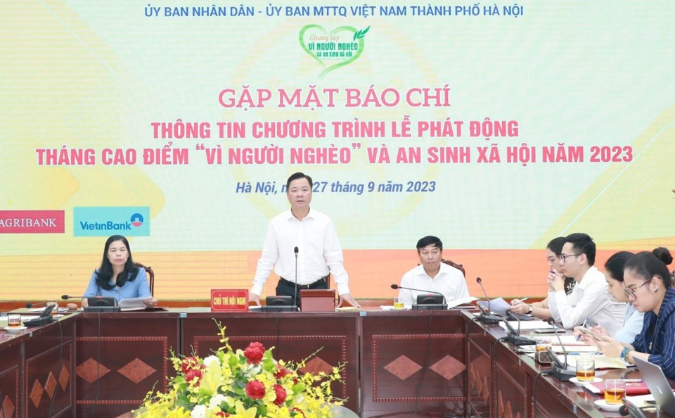 Ph&oacute; Chủ tịch Thường trực Ủy ban Mặt trận Tổ quốc Việt Nam TP H&agrave; Nội Nguyễn Sỹ Trường ph&aacute;t biểu tại cuộc gặp mặt