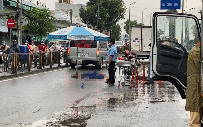 Người đ&agrave;n &ocirc;ng tử vong tr&ecirc;n đường Phạm H&ugrave;ng, nghi bị TNGT (ảnh minh họa).&nbsp;