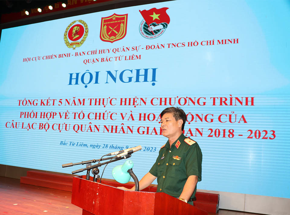 Thi&ecirc;́u tướng Nguy&ecirc;̃n Mạnh Sử - Phó Chủ tịch H&ocirc;̣i CCB TP Hà N&ocirc;̣i phát bi&ecirc;̉u tại h&ocirc;̣i nghị.