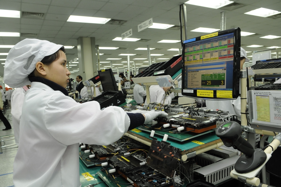 Sản xuất linh kiện điện thoại Samsung tại Khu công nghiệp Bắc Ninh. Ảnh: Việt Linh