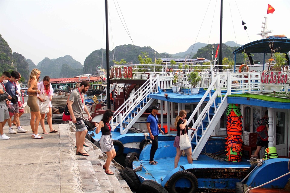 C&aacute;t B&agrave; lu&ocirc;n l&agrave; điểm đến hấp dẫn đối với du kh&aacute;ch trong v&agrave; ngo&agrave;i nước. Ảnh: Lam Thanh