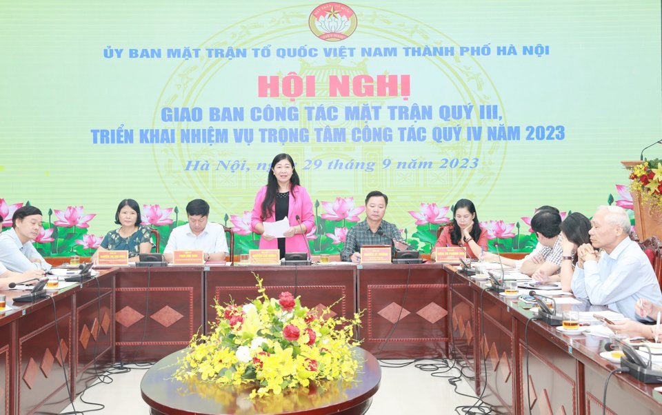 Chủ tịch Ủy ban MTTQ Việt Nam TP H&agrave; Nội Nguyễn Lan Hương ph&aacute;t biểu kết luận Hội nghị