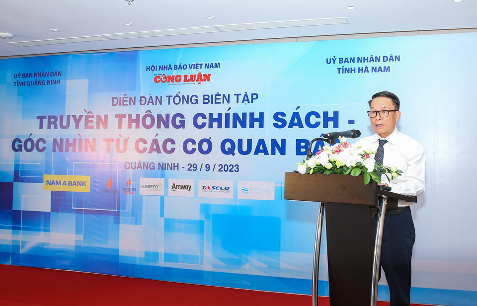 &Ocirc;ng Nguyễn Đức Lợi &ndash; Ph&oacute; Chủ tịch Thường trực Hội Nh&agrave; b&aacute;o Việt Nam ph&aacute;t biểu khai mạc.&nbsp;