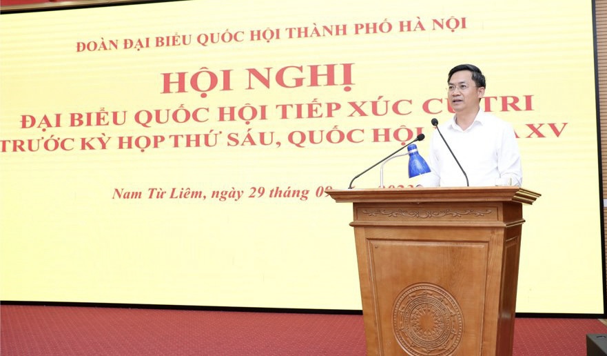 Ph&oacute; Chủ tịch UBND TP H&agrave; Nội H&agrave; Minh Hải trả lời kiến nghị của cử tri&nbsp;