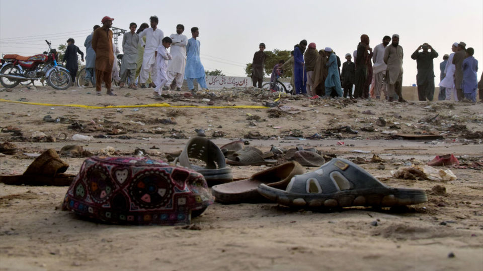 Hơn 50 người chết trong 2 vụ đ&aacute;nh bom tại Pakistan trong ng&agrave;y 29/9. Ảnh:&nbsp;itv
