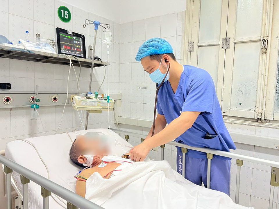 Người bệnh được chăm s&oacute;c tại Trung t&acirc;m Tim mạch v&agrave; Lồng ngực, Bệnh viện Hữu nghị Việt Đức.