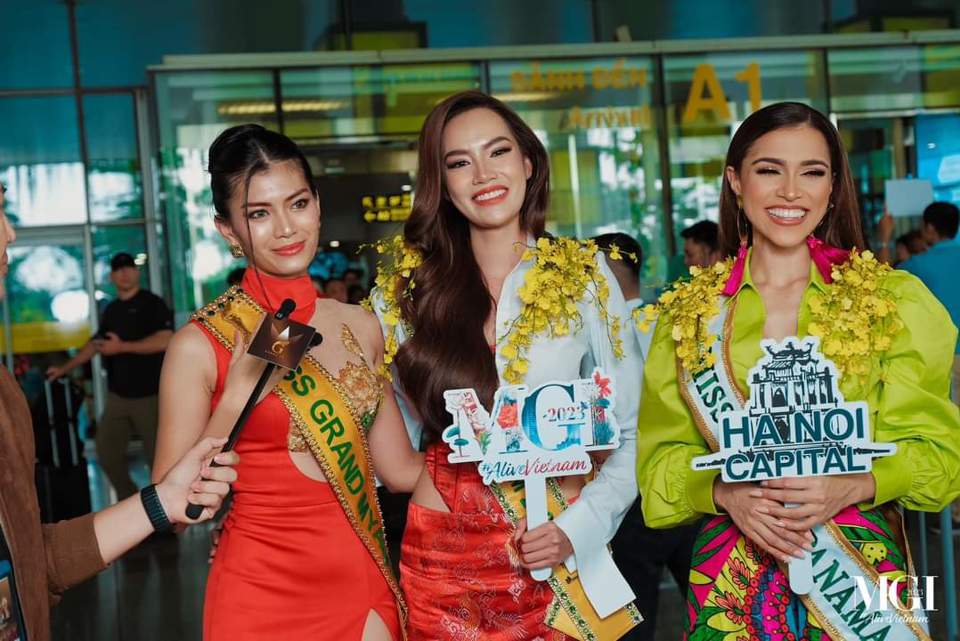 Hoa hậu Lê Hoàng Phương hở bạo "vẫn thua" mỹ nữ Philippines mặc kín đáo - Ảnh 13