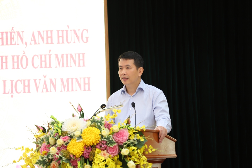 Chủ tịch UBND quận Ho&agrave;n Kiếm Phạm Tuấn Long&nbsp;ph&aacute;t biểu mở đầu Hội nghị