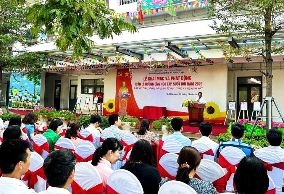 Quang cảnh&nbsp;Lễ khai mạc v&agrave; ph&aacute;t động "Tuần lễ học tập suốt đời" năm 2023 quận H&agrave; Đ&ocirc;ng