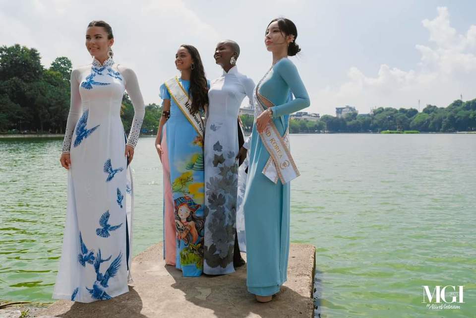 Miss Grand International Hoa hậu Hòa bình Quốc tế 2023 diện áo dài thăm Hà Nội - Ảnh 19