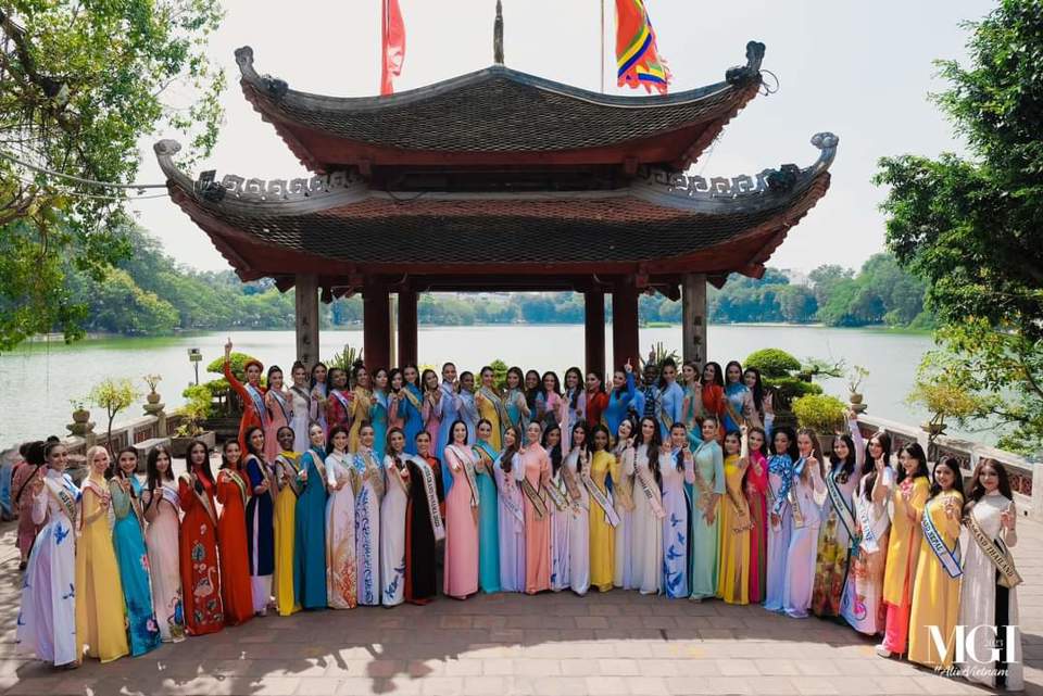 Miss Grand International Hoa hậu Hòa bình Quốc tế 2023 diện áo dài thăm Hà Nội - Ảnh 18