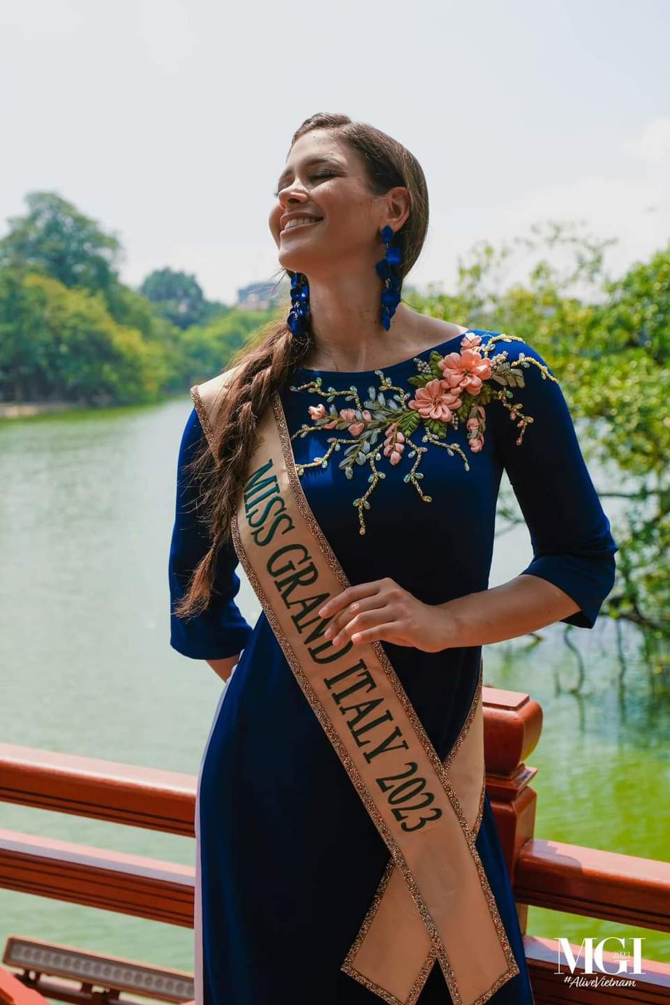 Miss Grand International Hoa hậu Hòa bình Quốc tế 2023 diện áo dài thăm Hà Nội - Ảnh 13